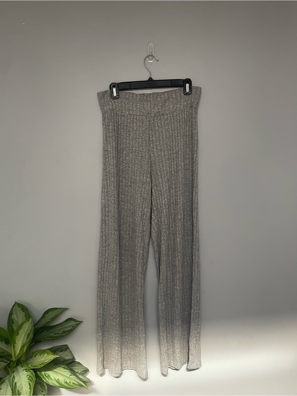 Abercrombie & Fitch Light Gray Ribbed Wide-Leg Knit Yoga Pants